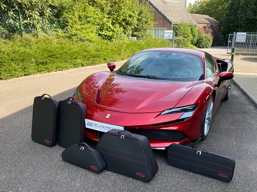 Ferrari_SF90_Roadsterbag_1