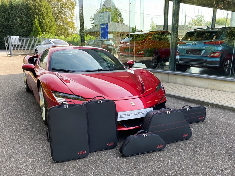 Ferrari_SF90_Roadsterbag_3